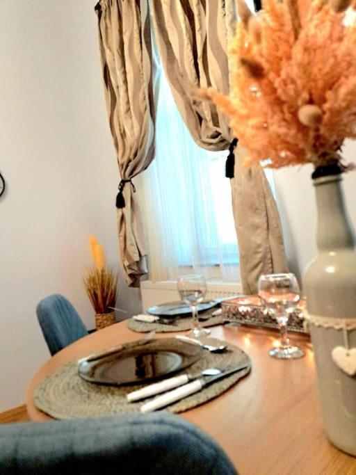 Sofia'S Home Comfy Studio In The Old Town Брашов Екстериор снимка
