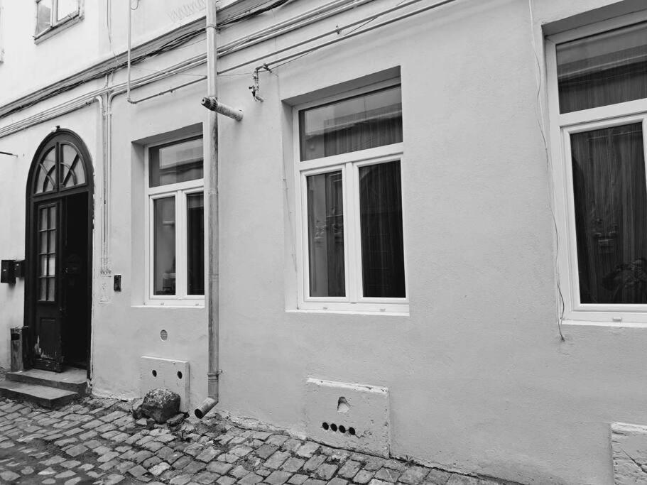 Sofia'S Home Comfy Studio In The Old Town Брашов Екстериор снимка